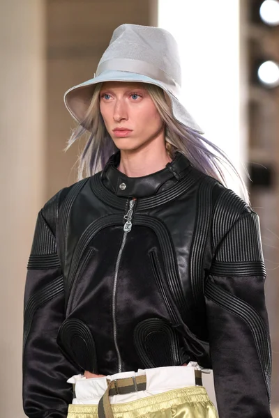 Look 38